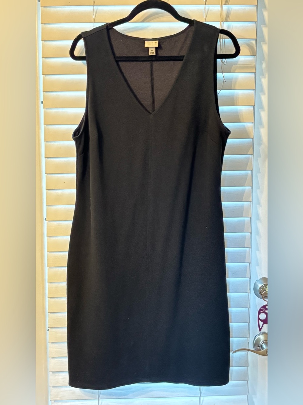 Black V-Neck Stretch Shift Dress size XL